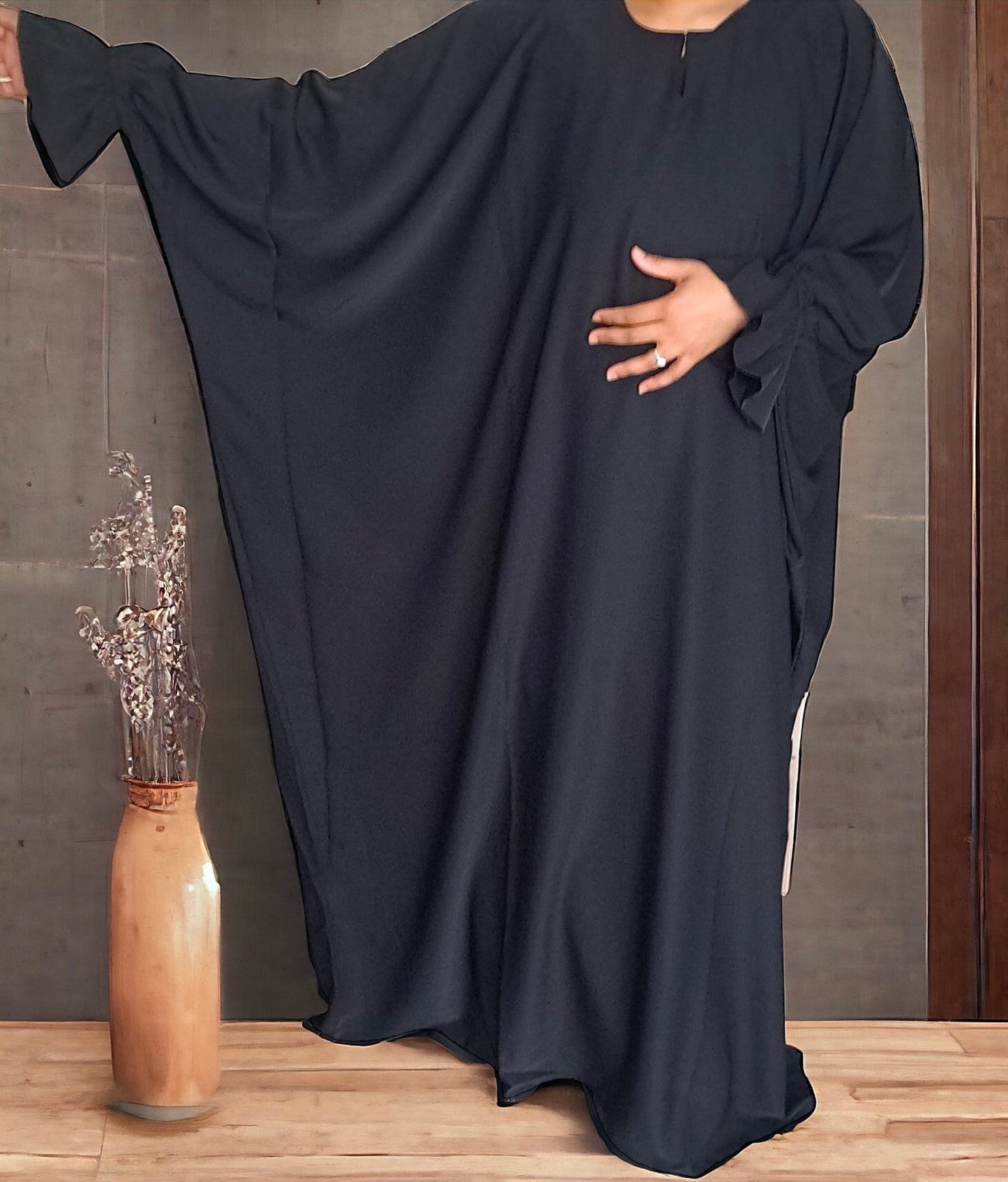 Abaya papillon poignets froncés tissu soie de médine premium